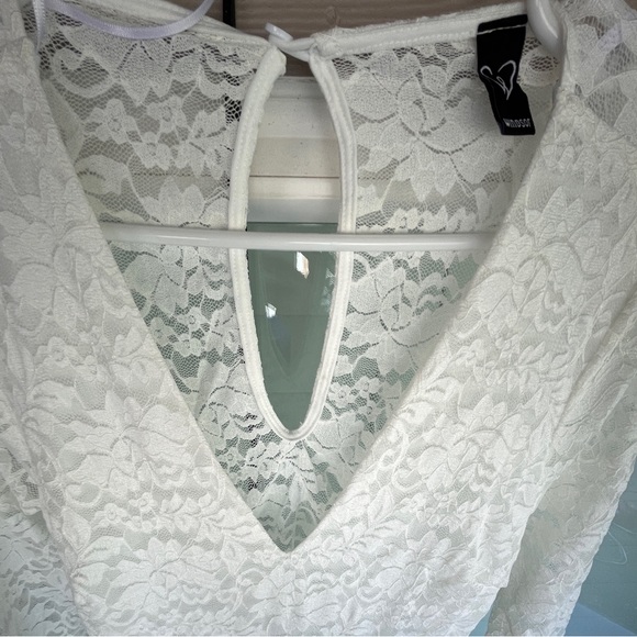 Windsor szM lace mermaid wedding dress - Picture 4 of 13